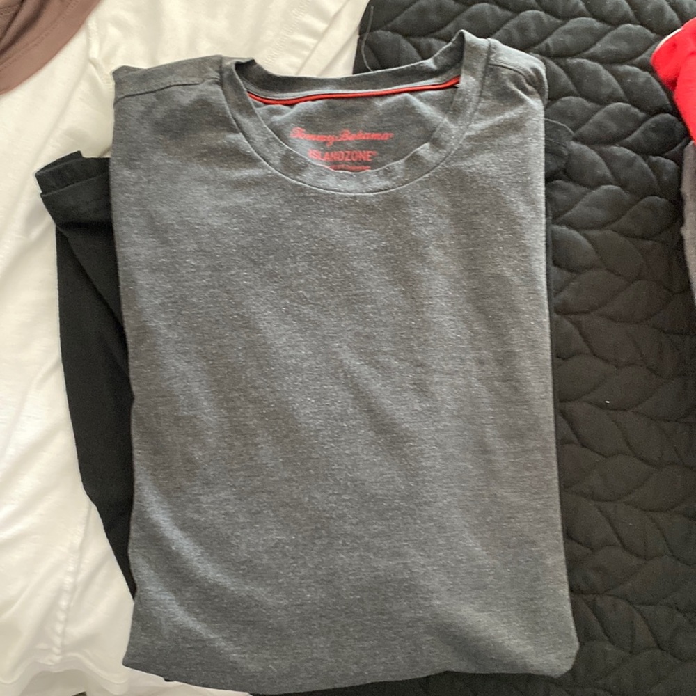 Tommy Bahama large T-shirt